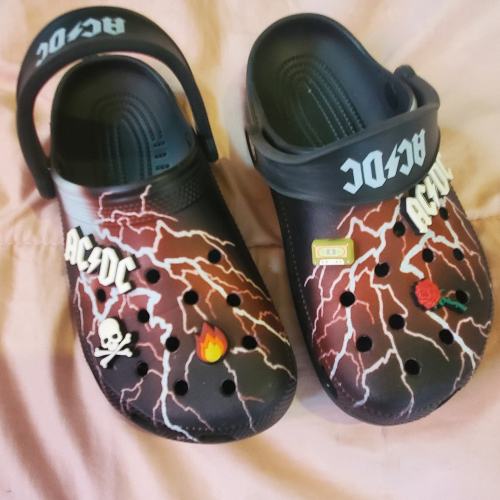 CROCS Black and Red AC/DC Lightning  Shoes. All Jibitz Included. Size 6 / 7